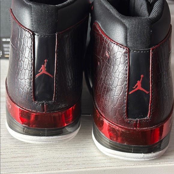 Air Jordan 17 Retro Sneakers - Picture 10 of 14